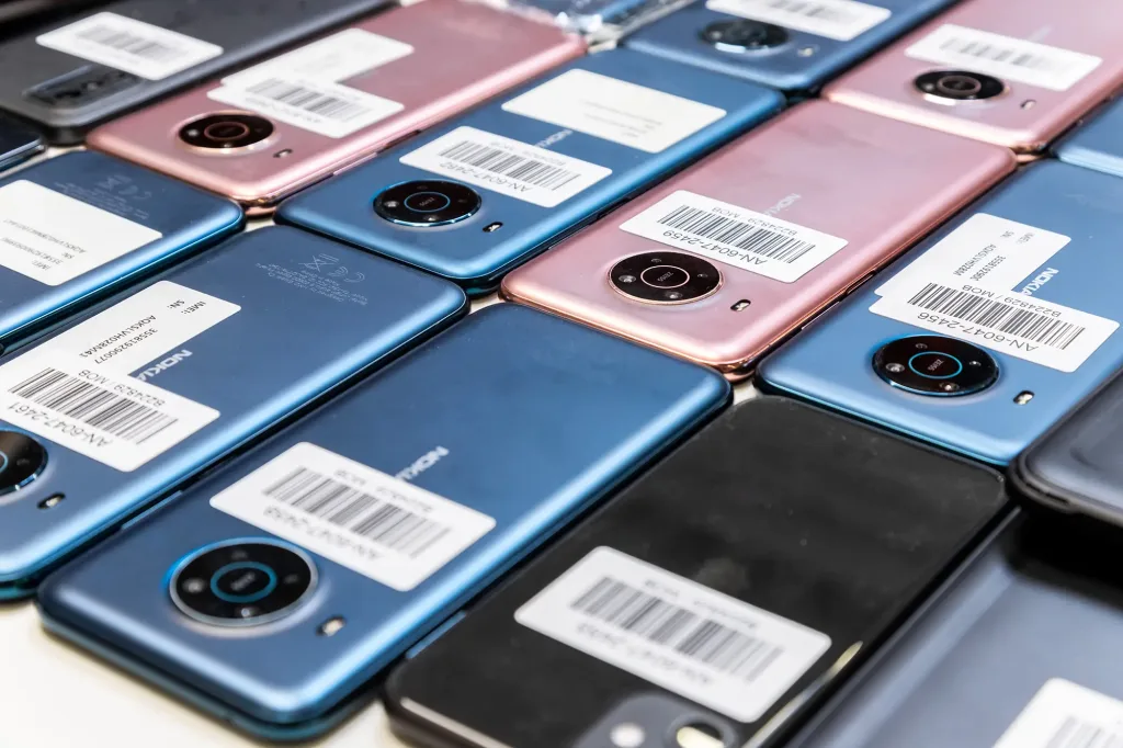 Interzero_Smartphone-Aufbereitung